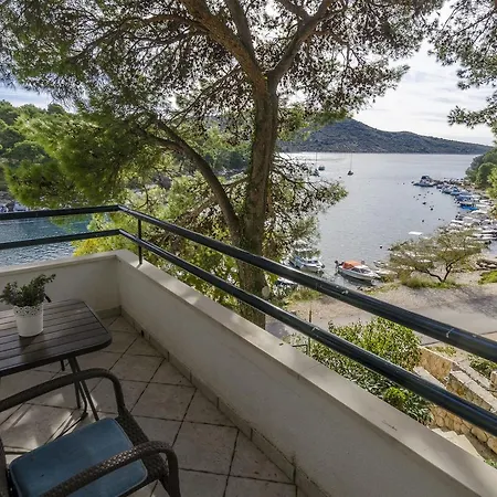 Uvala Apartment *