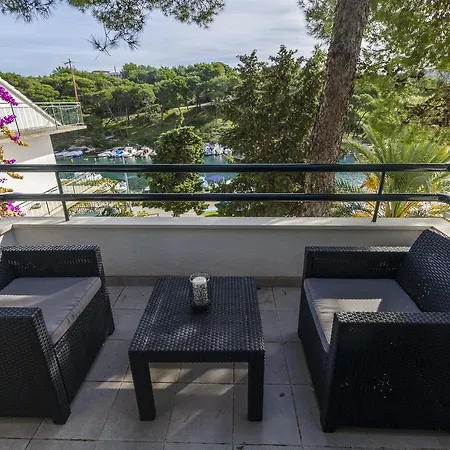 Apartment Uvala